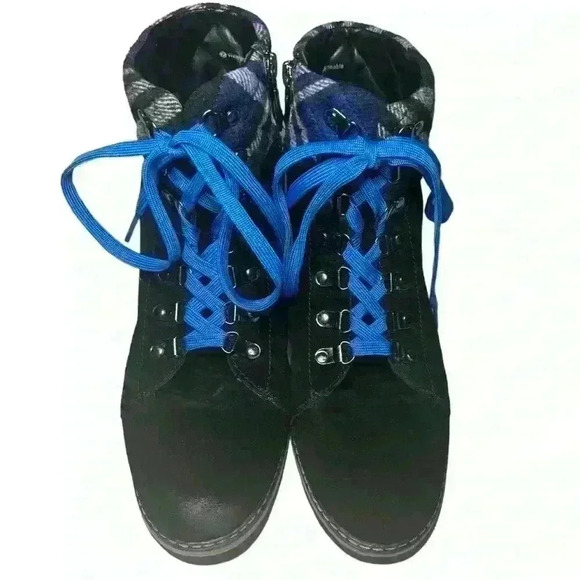 Blondo Raina Waterproof Ankle Boots Blue Flannel trim 9.5​ - Picture 3 of 16